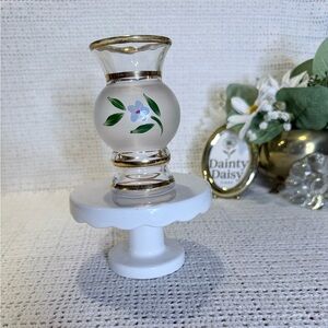 Elegant White and Gold Glass Vase